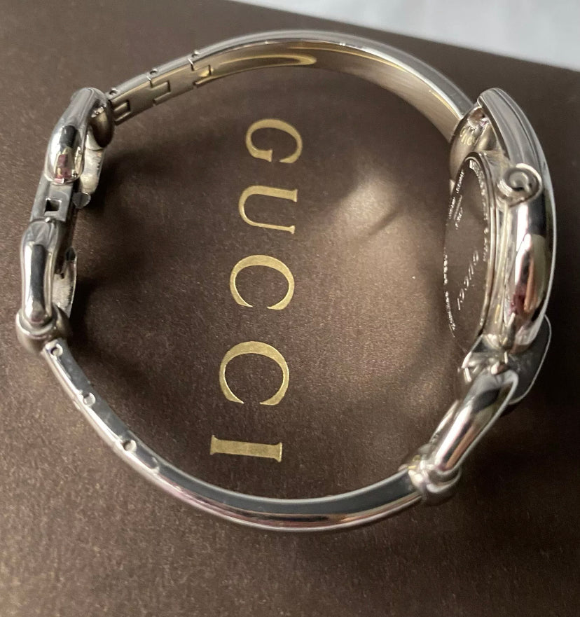 Gucci YA139506 Watch Horsebit Diamonds Stainless Steel Bangle Strap Ladies Watch Pre-loved