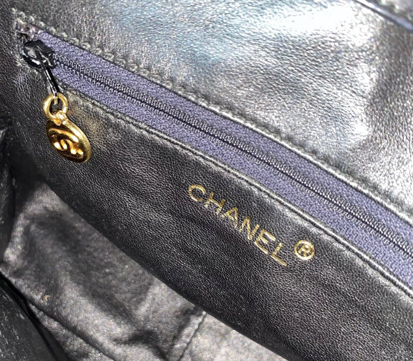 Chanel Shoulder Matelasse Bag Top Turn Lock Enamel Black Vintage Crossbody Bag